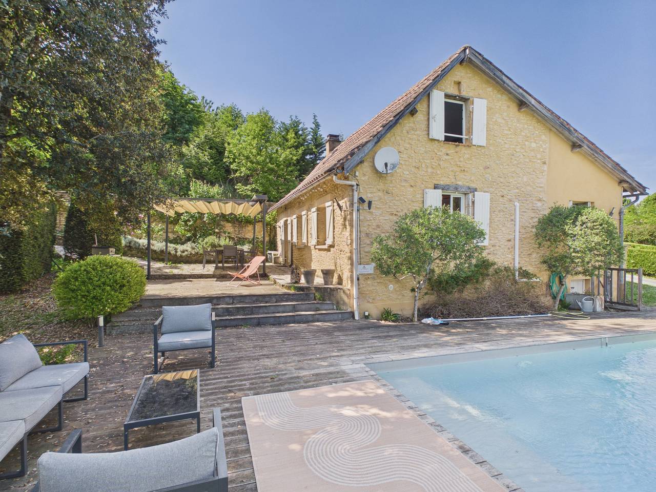 Charmante maison familiale avec piscine pour 7 in Proissans, Périgord Noir