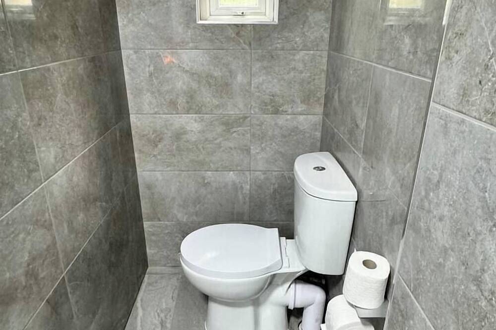 Entire apartment, Modern Studio with Superfast Wi-Fi in Cardiff, Cardiff region