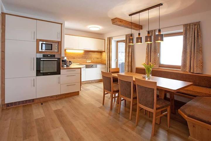 Ferienwohnung für 9 Personen, mit Balkon - 1