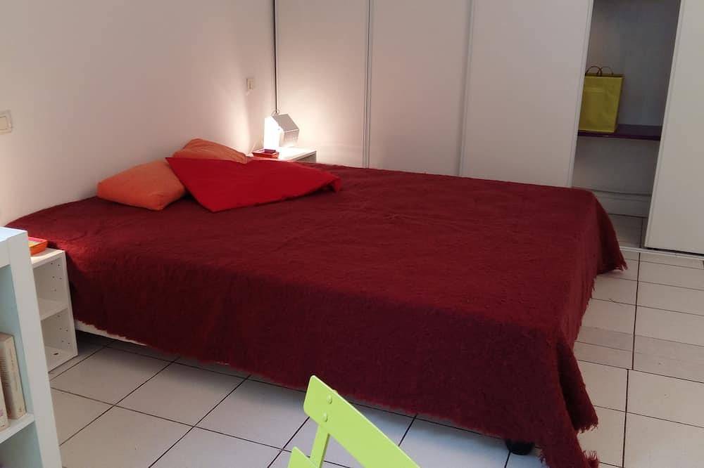 Piccolo studio in vicolo verde privato nel cuore di Parigi in Parigi, Ile-de-France