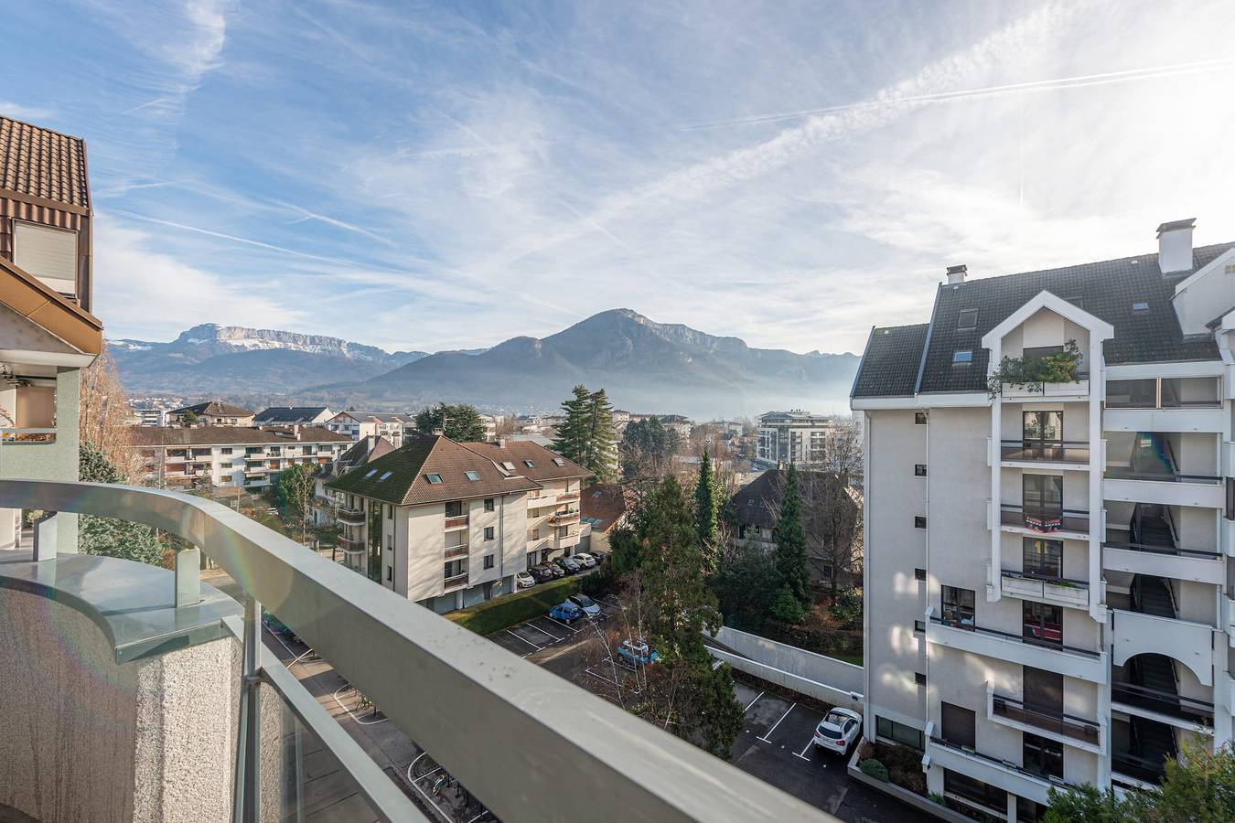 Appartement entier, Le Thélème - Appartement Duplex à Annecy, balcon & parking à 800m du Lac in Annecy, Annecy (commune)