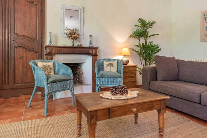 Gîte pour 4 personnes, avec piscine ainsi que jardin et terrasse, animaux acceptés à Laure-Minervois - 3