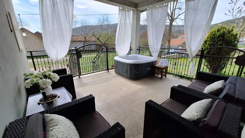 Ferienhaus für 8 Personen, mit Terrasse und Garten in Split-Dalmatien - 3