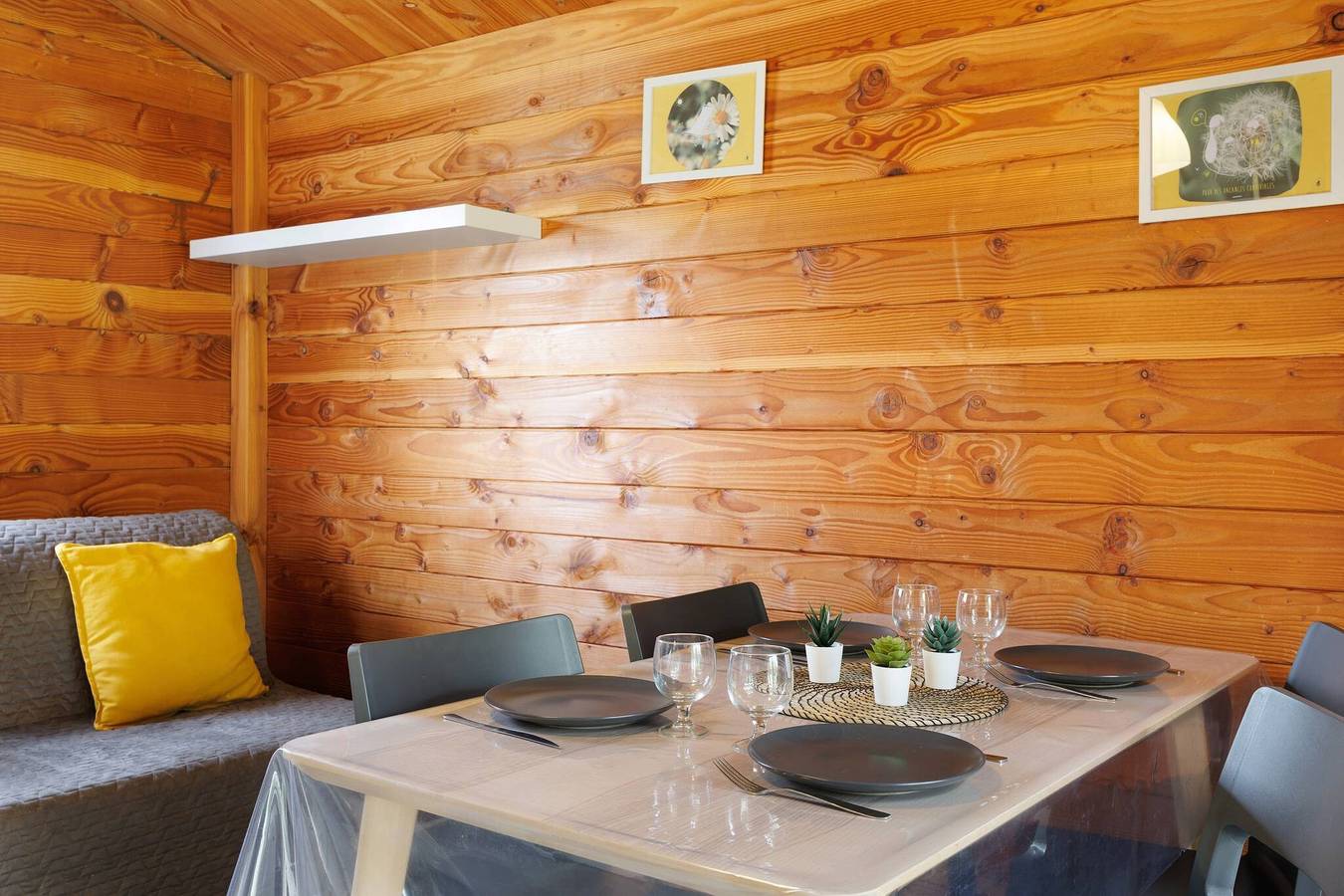 Chalet « confort 11 » avec terrasse, piscine partagée  in Saint-Gervais (Vendée), Vendée