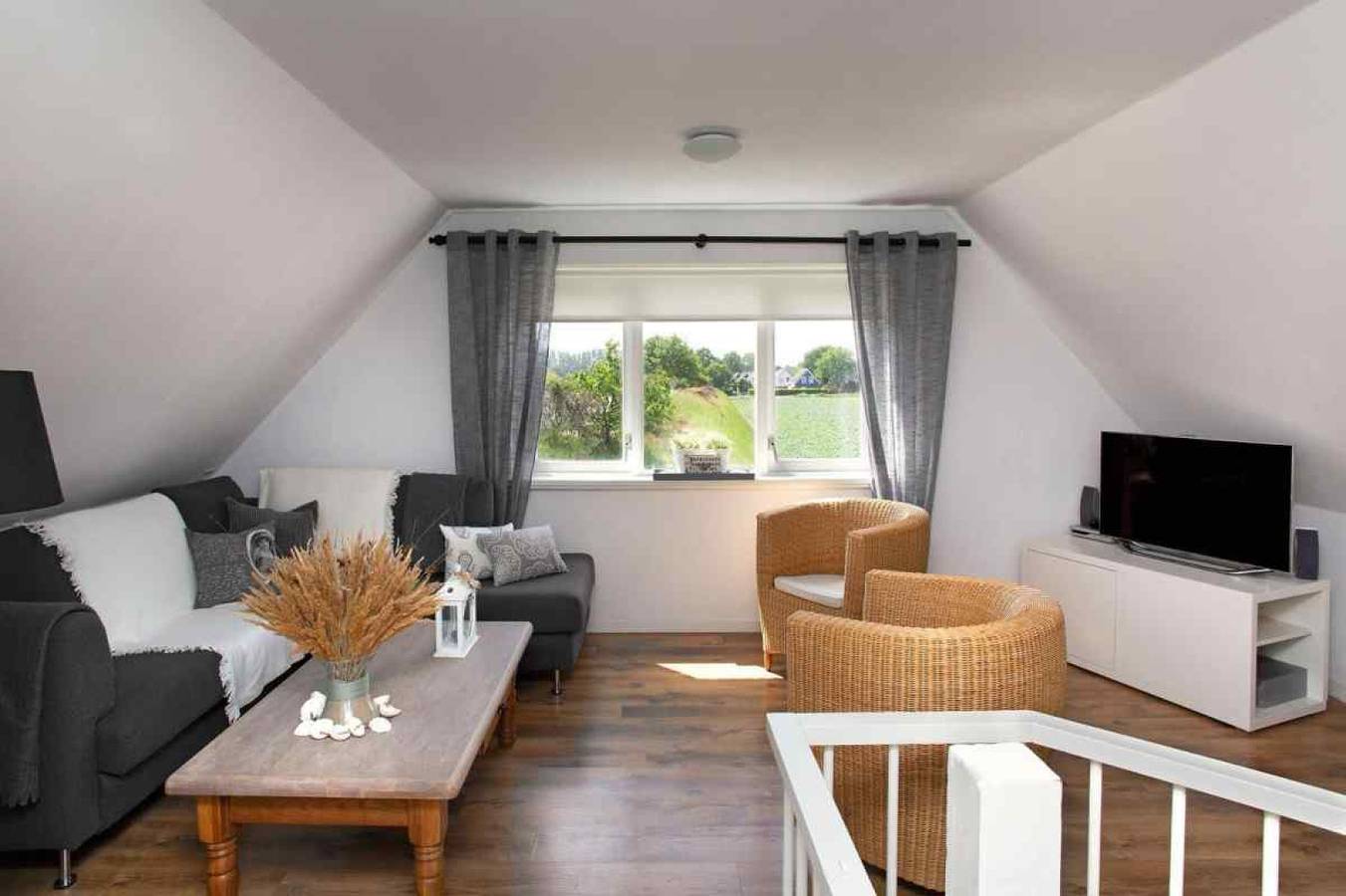 Very cozy 4 person vacation home in Ouddorp only 900m from the beautiful beach in Ouddorp, Goeree-Overflakkee
