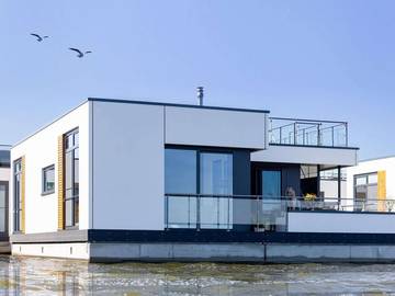 Hausboot für 6 Personen, mit Terrasse in Ribnitz-Damgarten
