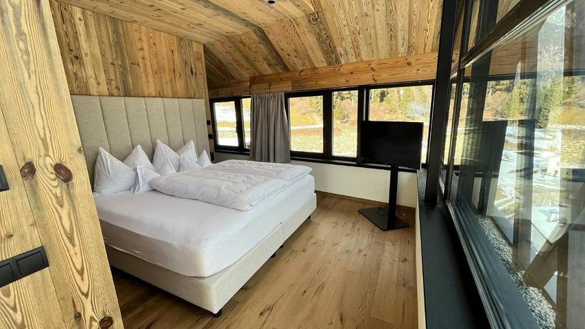 Location de vacances pour 3 personnes, avec piscine ainsi que vue et terrasse dans Anterselva Di Mezzo - 2
