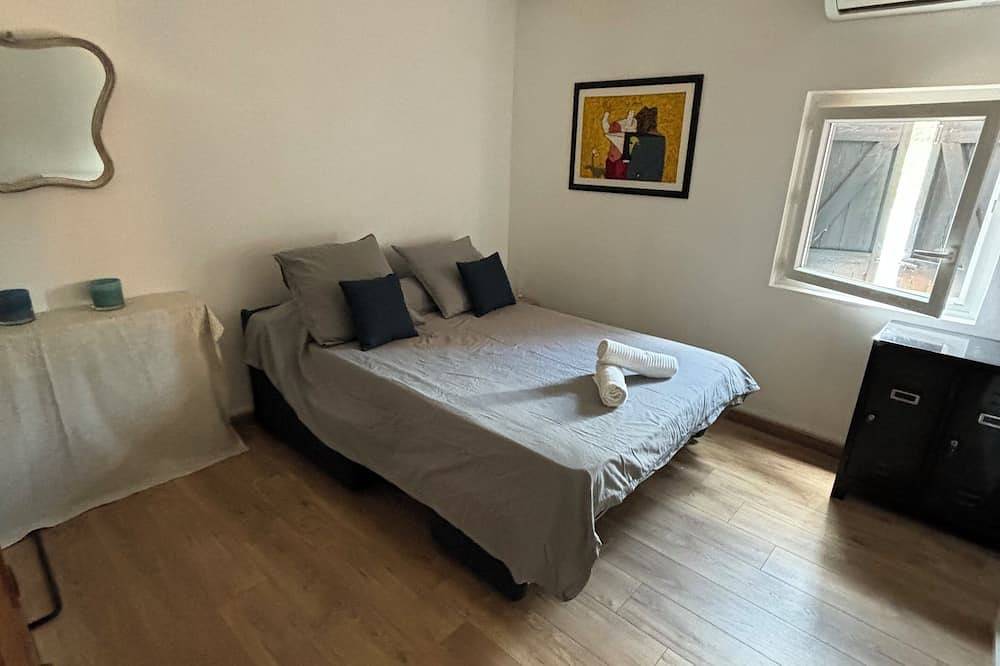 Near Aix en Provence - Architect-designed house with century-old oak tree in Fuveau, Aix-en-Provence und Umgebung