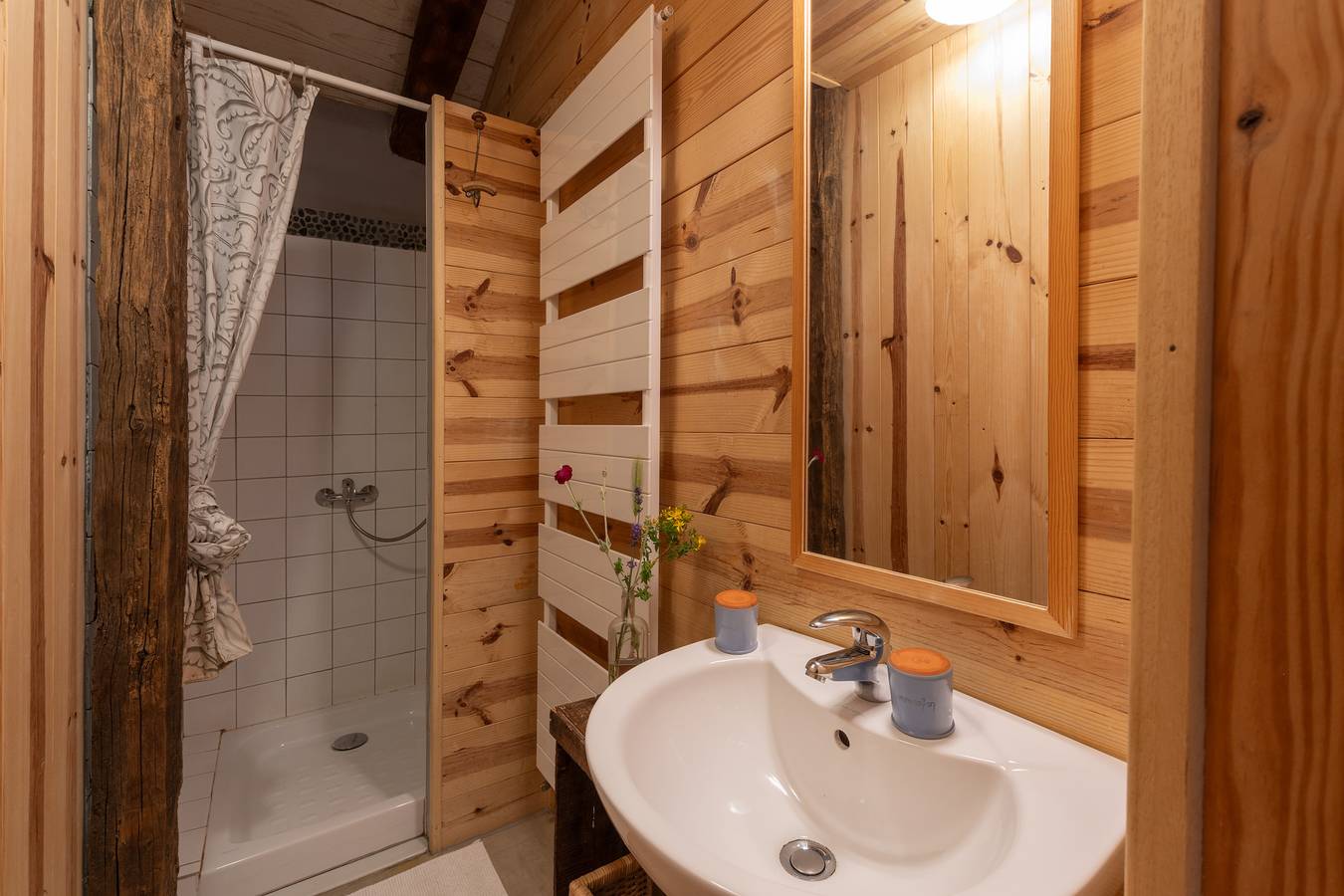 Zimmer 'La Ferme De Chalas - Tanargue' mit Gemeinschaftspool, gemeinsamer Terrasse und Wlan in Valgorge, Parc naturel régional des Monts d'Ardèche