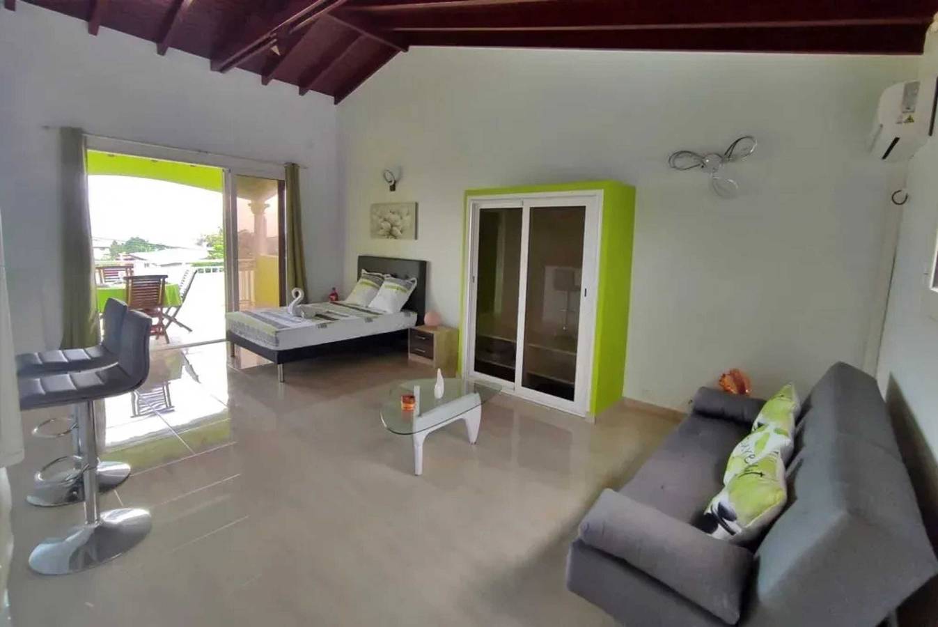 Studio entier, Studio moderne près de Capesterre-Belle-Eau avec piscine in Capesterre-Belle-Eau, Guadeloupe