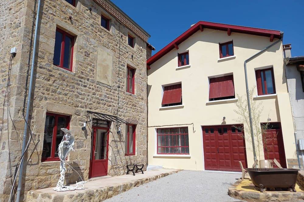 Maison d'artiste de village in Rozier-Côtes-d'Aurec, Montbrison