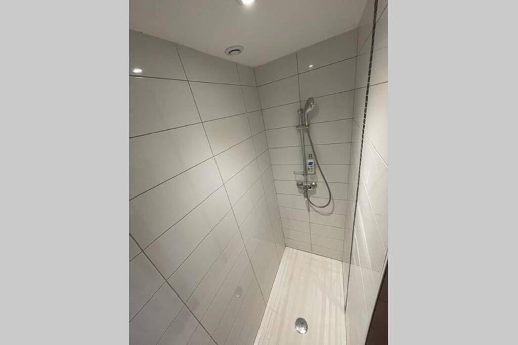 Appartement entier, Two-Bedroom Apartment in Landerneau, Région de Brest