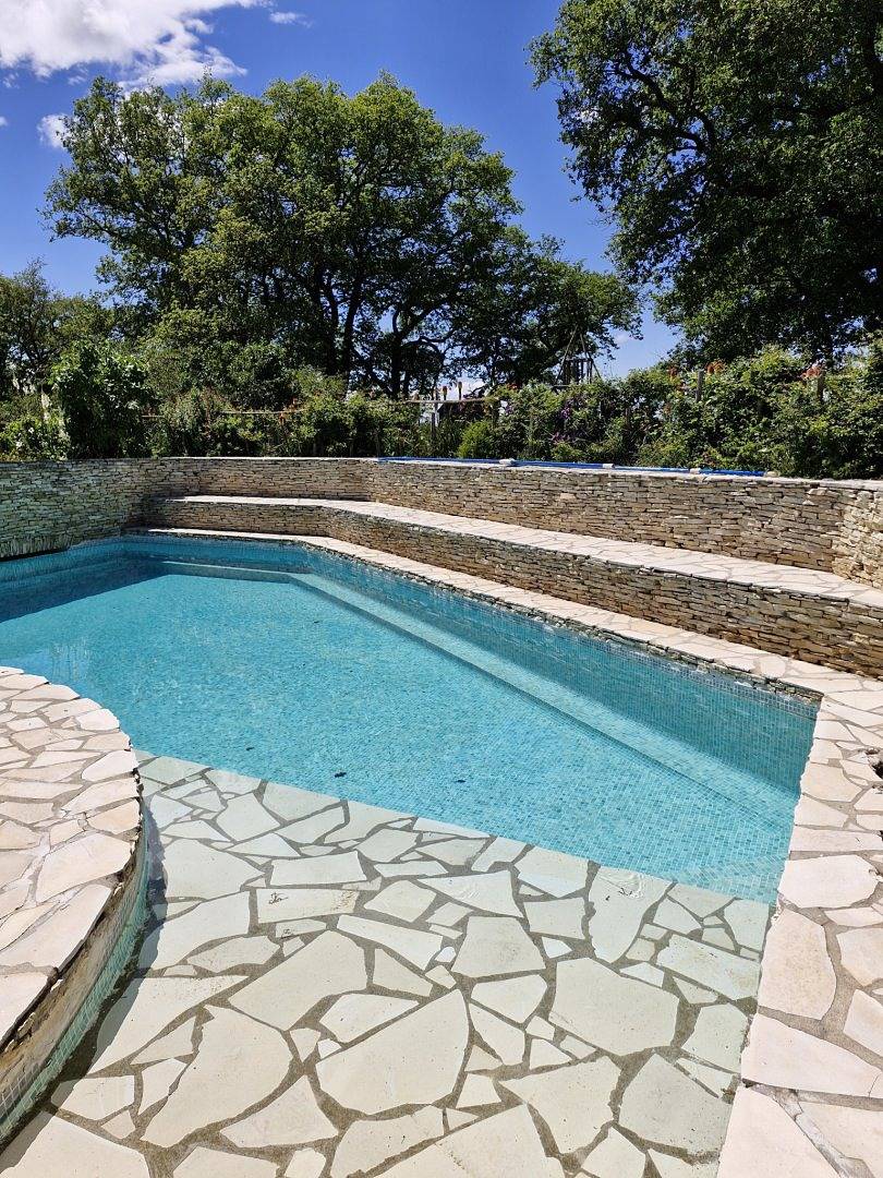 Grand gite - piscine - spa - terrain de jeux in Justiniac, Ariège