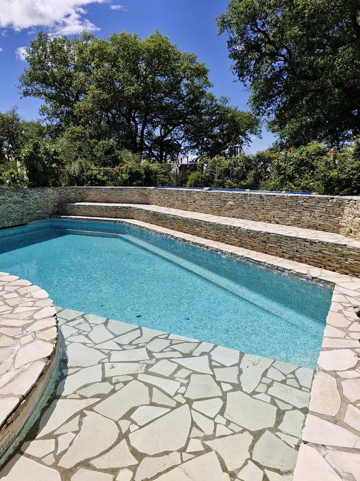 Gîte pour 6 personnes, avec terrasse et jacuzzi ainsi que piscine et jardin dans l' Ariège - 2