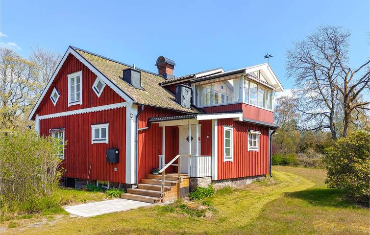 Hus för 6 Personer med trädgård in Kronobergs