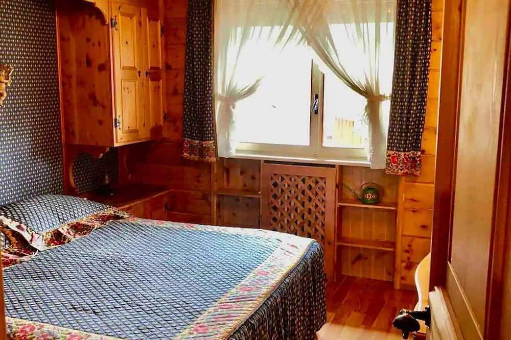 Cortina chalet with spectacular panoramic terrace and views + private garage in Cortina d'Ampezzo, Dolomiti Superski
