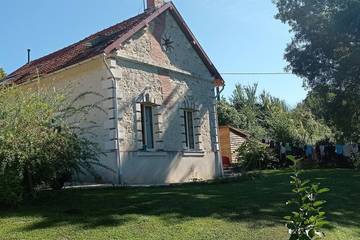 Location de vacances pour 8 personnes, avec jardin à Baugé-en-Anjou