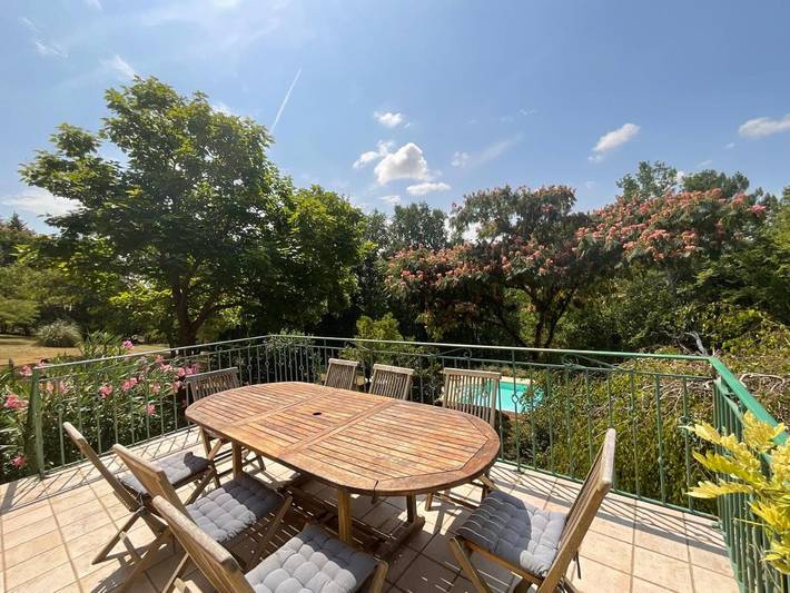 Location de vacances pour 12 personnes, avec piscine ainsi que jardin et vue à Lanquais - 2