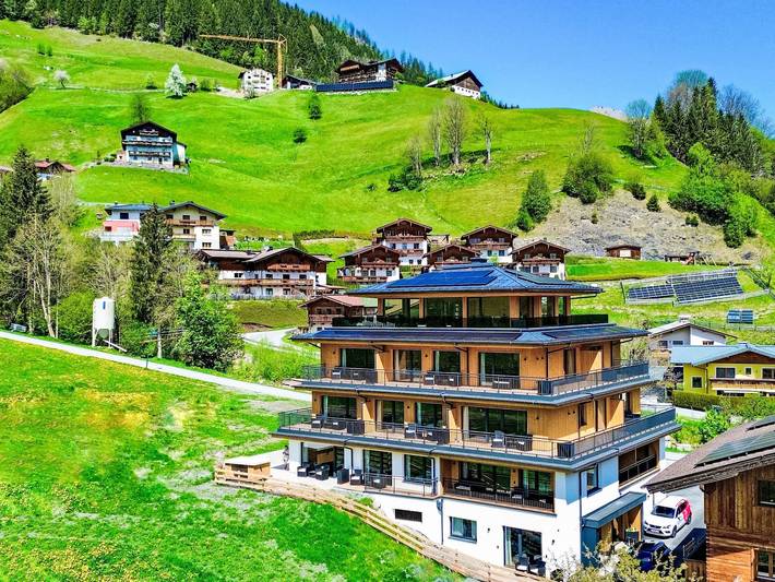 Ferienwohnung für 4 Personen, mit Balkon und Sauna sowie Ausblick in Großarl