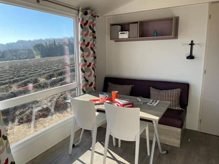 Location de vacances pour 4 personnes, avec Terrasse ainsi que Jardin et Vue à Salles-sous-Bois - 2
