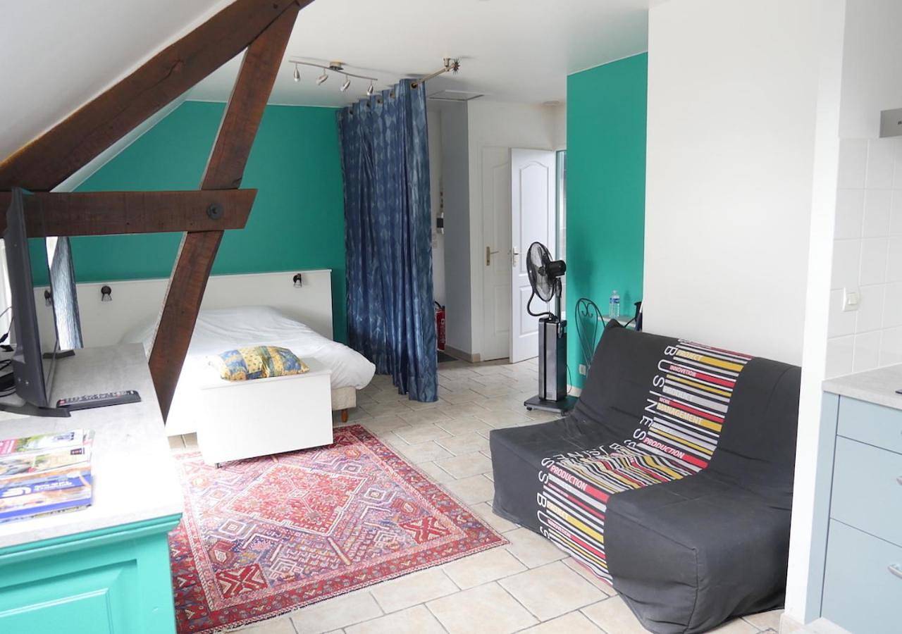 Appartement entier, Two-Bedroom Apartment in Germigny-des-Prés, Vallée de la Loire