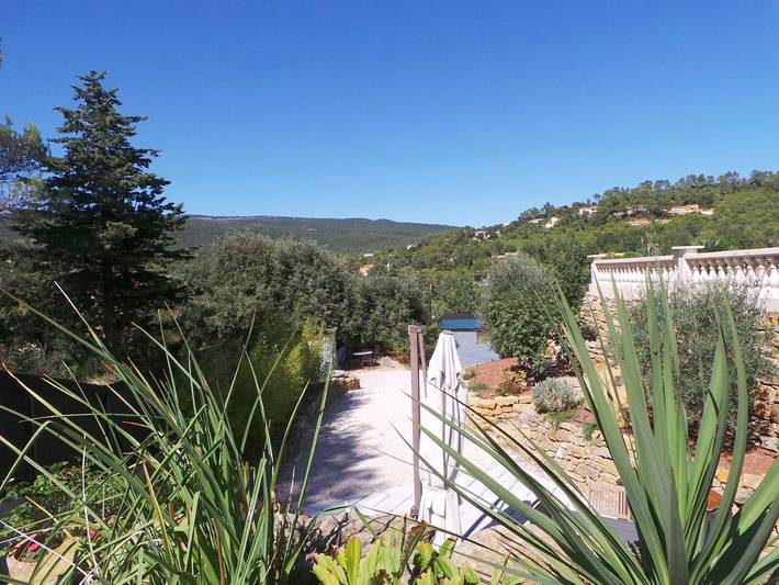 Gîte pour 4 personnes, avec piscine ainsi que vue et jardin à Garéoult - 2