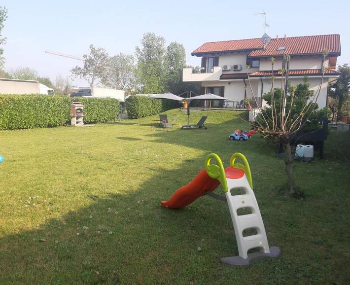 Casa vacanza per 2 persone, con Balcone e Terrazza nonché Giardino a Monza