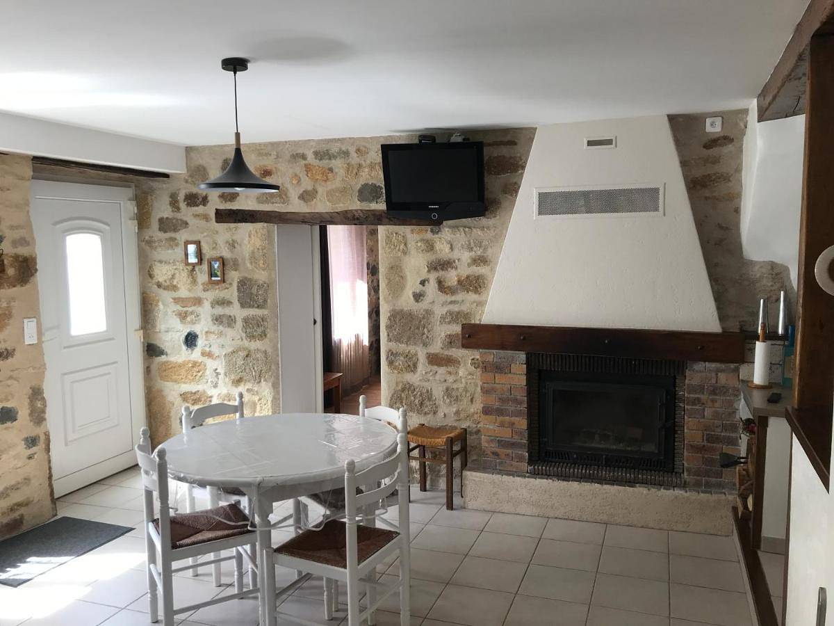 Appartement entier, Appartement au calme à Yronde et Buron in Yronde-et-Buron, Parc Naturel Régional Livradois-Forez