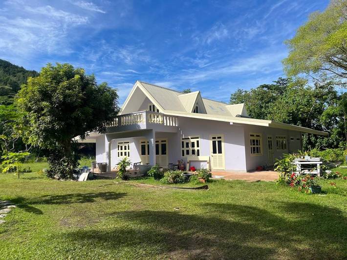 Casa de vacaciones para 15 personas, con vistas al lago además de jardín y vistas - 1