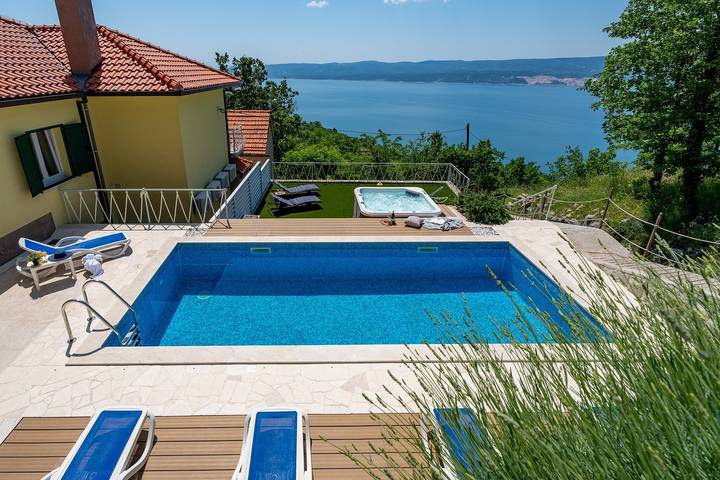 Ferienhaus mit Meerblick für 11 Personen, mit Pool und Meerblick sowie Garten in Split-Dalmatien - 2