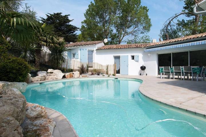 Villa pour 10 personnes, avec jardin et piscine - 1