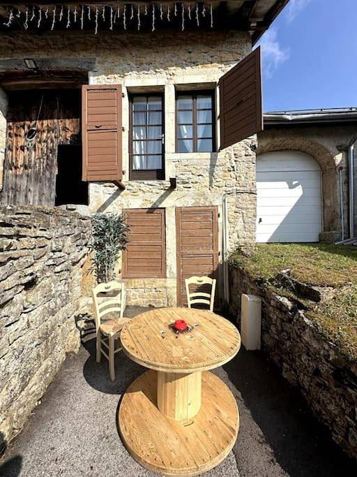 Appartement de vacances entier, Superior Double Room in Cuttura, Parc naturel régional du Haut-Jura