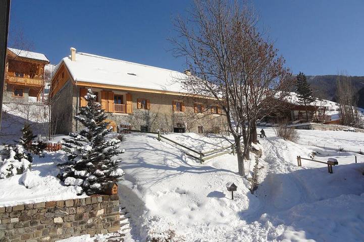 Location de vacances pour 6 personnes, avec jardin dans Vars (station de ski)