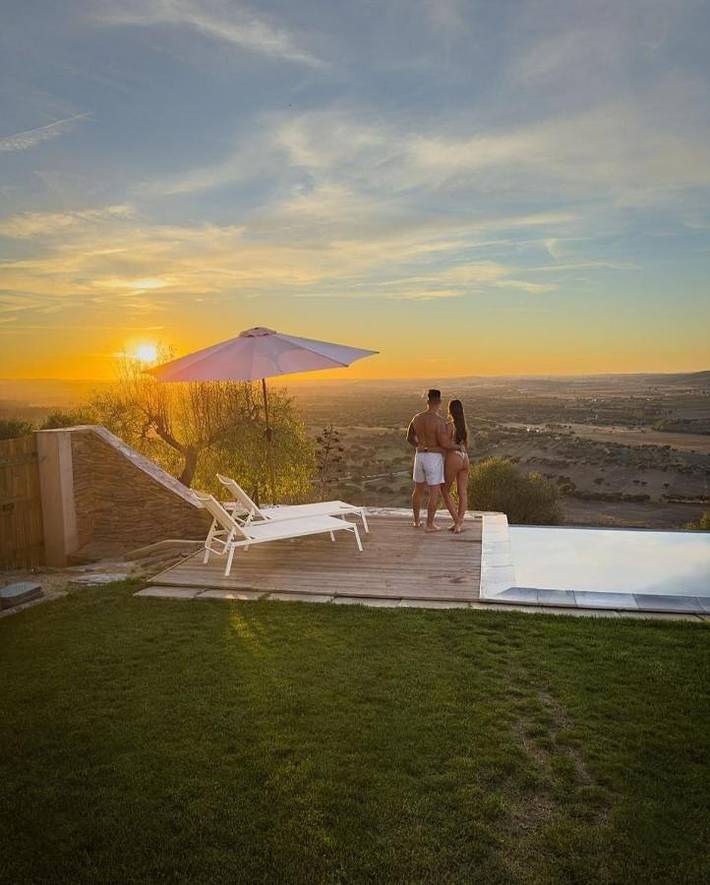 Casa rural para 9 personas, con jardín además de vistas y piscina en Monsaraz