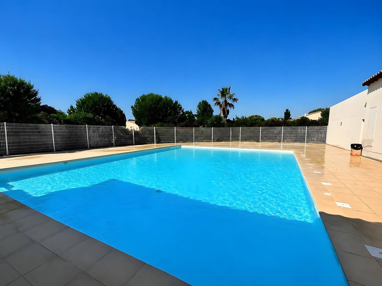 Casa de vacaciones «Un Pequeño Rincón de Paraíso 35 m²» con piscina compartida, Wi-Fi y aire acondicionado in Gallargues-le-Montueux, Costa mediterránea (Francia)