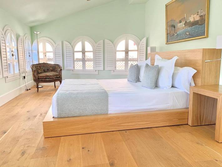 Hôtel pour 3 personnes, avec terrasse et jacuzzi