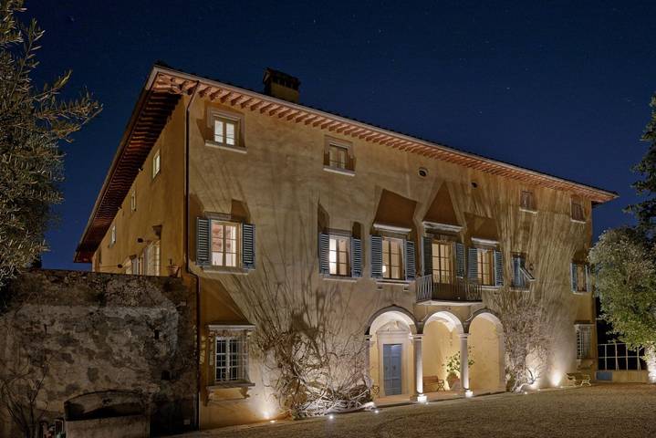 Appartamento per 12 persone, con piscina e giardino a Bagno a Ripoli