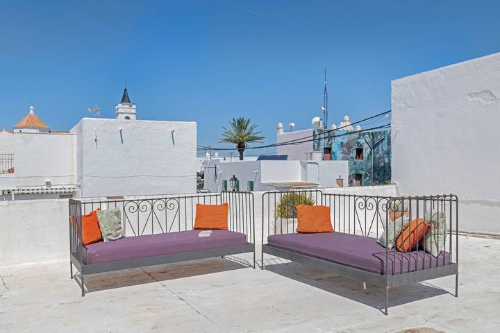 Holiday Home 'Casa Tahivilla' with Private Terrace, Private Garden and Wi-Fi in Tahivilla, Tarifa