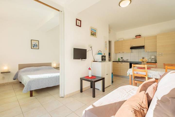 Gîte pour 2 personnes, avec terrasse, animaux acceptés à Reilhanette - 3