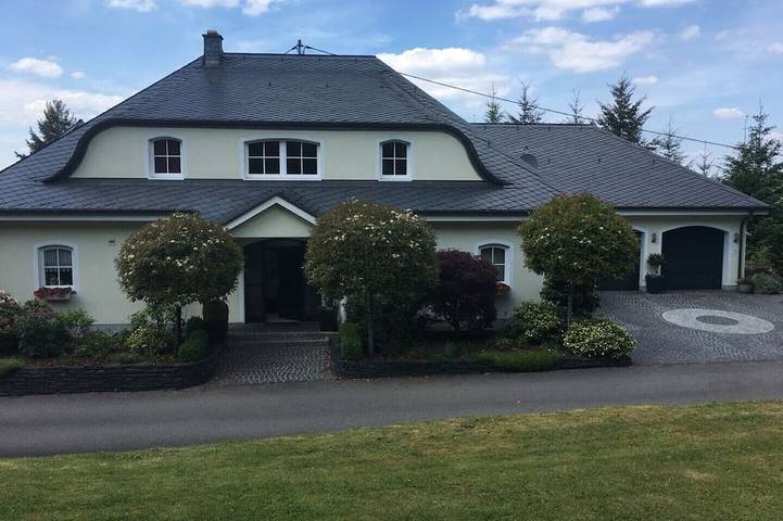 Ferienwohnung für 4 Personen, mit Garten und Terrasse sowie Sauna in Leiwen