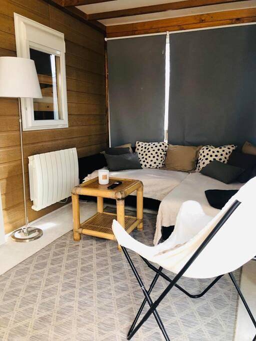 Gîte pour 6 personnes, avec jardin à Égliseneuve-d'Entraigues - 3