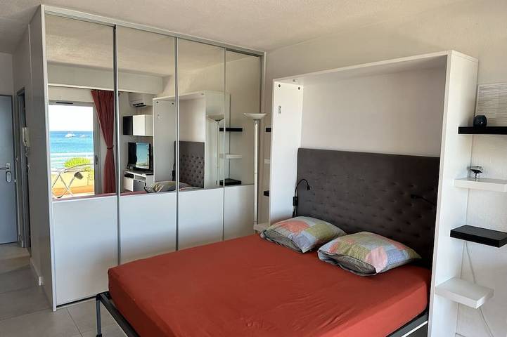Ganze Wohnung, Studio am Meer mit atemberaubendem Blick, Résidence Bona vue mer panoramique in Hyeres, Parc national Port-Cros