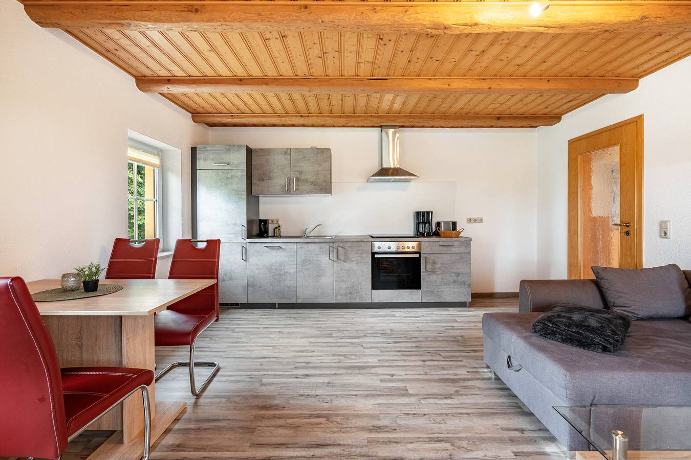 Appartement entier, Appartement 'Familie Nahrstedt Wildblick' avec jardin privé et Wi-Fi in Lusace