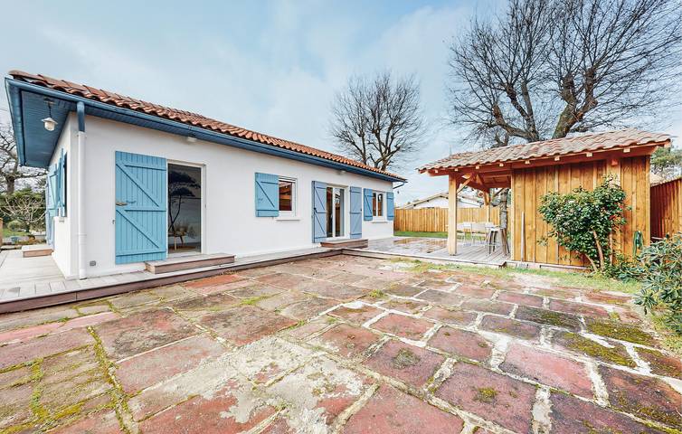 Gîte pour 6 personnes, avec terrasse et jardin dans Port de la Hume