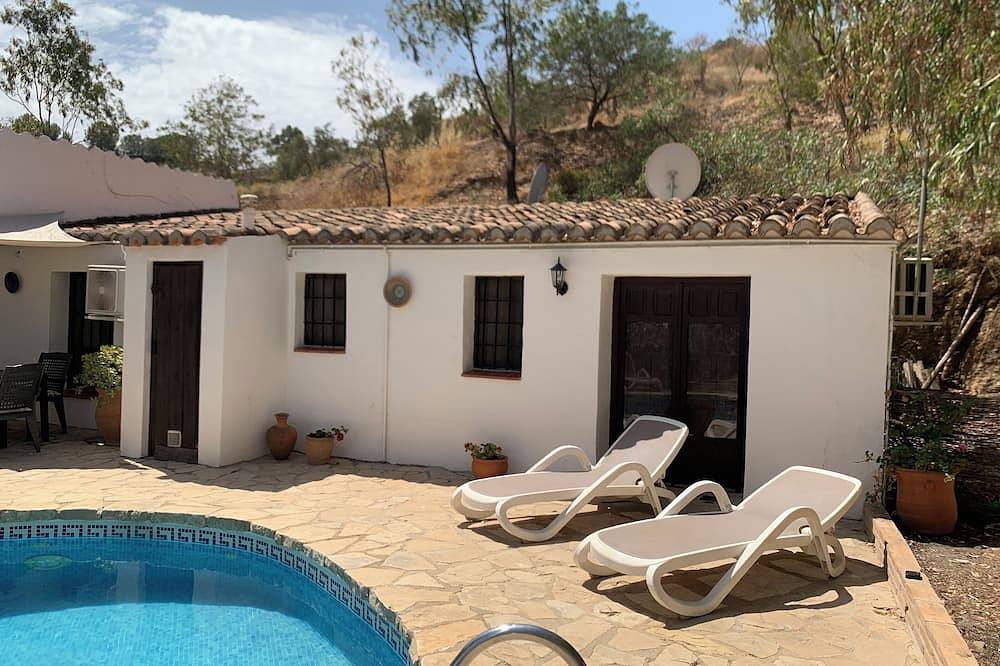 Private rural cottage, Spectacular Country Views, Own private Pool, Garden. A/C in Colmenar, Málaga Province