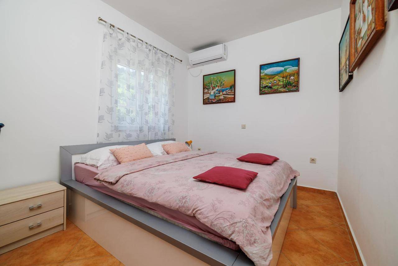 Three-Bedroom House in Grizane, Primorje-Gorski Kotar