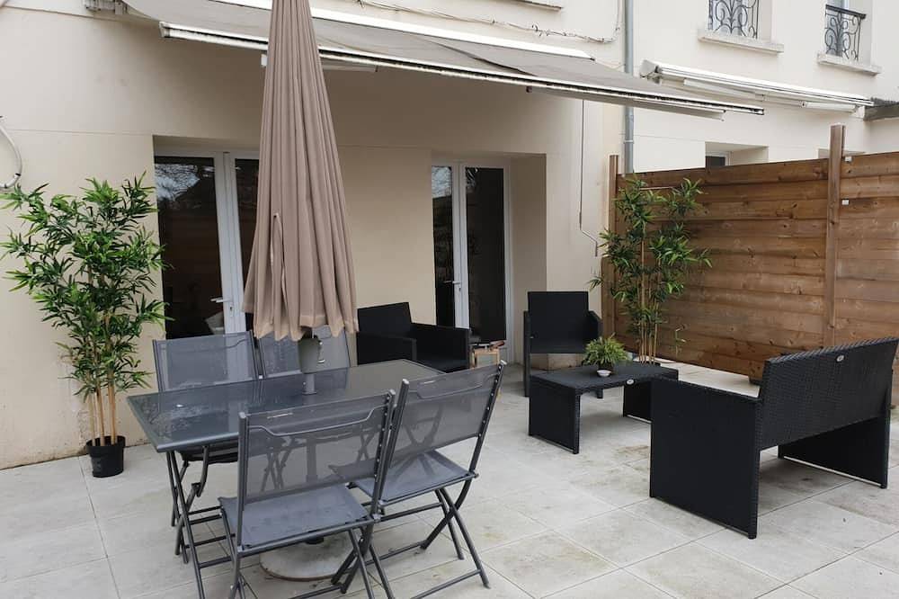 Appartement entier, Appartement Cosy avec Terrasse au calme in Arcueil, Val-de-Marne