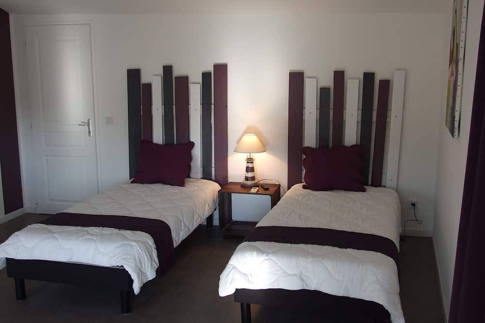 Grande villa proche commerces et  plages . 2 Chambres  à l' étage Climatisées . in Arvert, Côte de Beauté