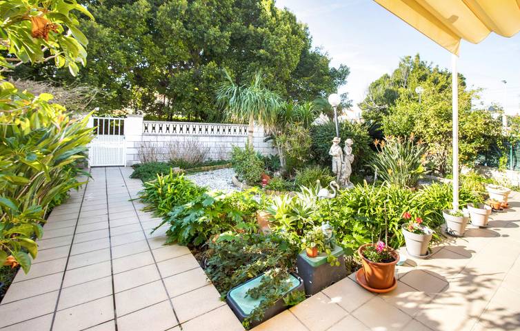 Apartamento vacacional entero, Apartamento con terraza y WiFi cerca de Platja de Terranova in Oliva, Costa de Valencia