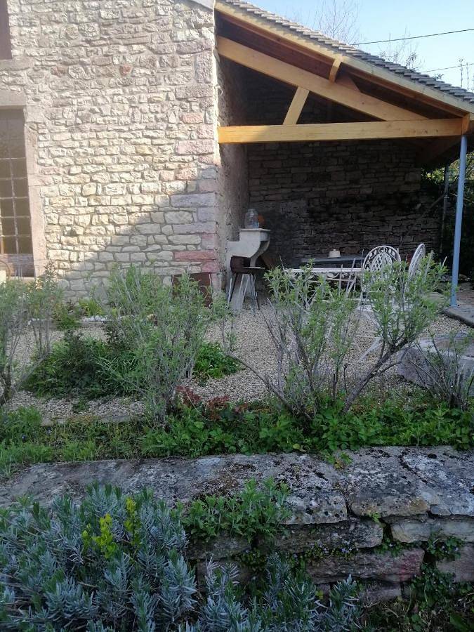 Location de vacances pour 8 personnes, avec vue et jardin à Mellecey - 4